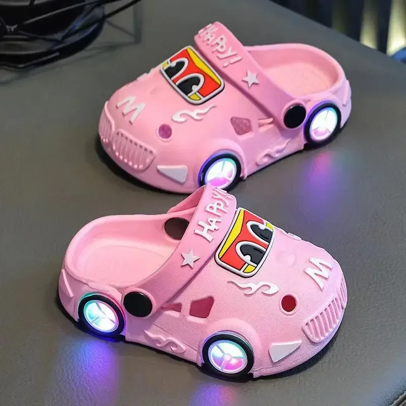 GlowRun™ – Stilvolle & lustige LED-Auto-Hausschuhe