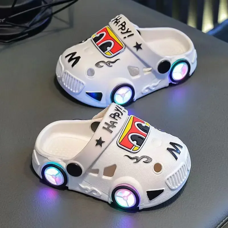 GlowRun™ – Stilvolle & lustige LED-Auto-Hausschuhe