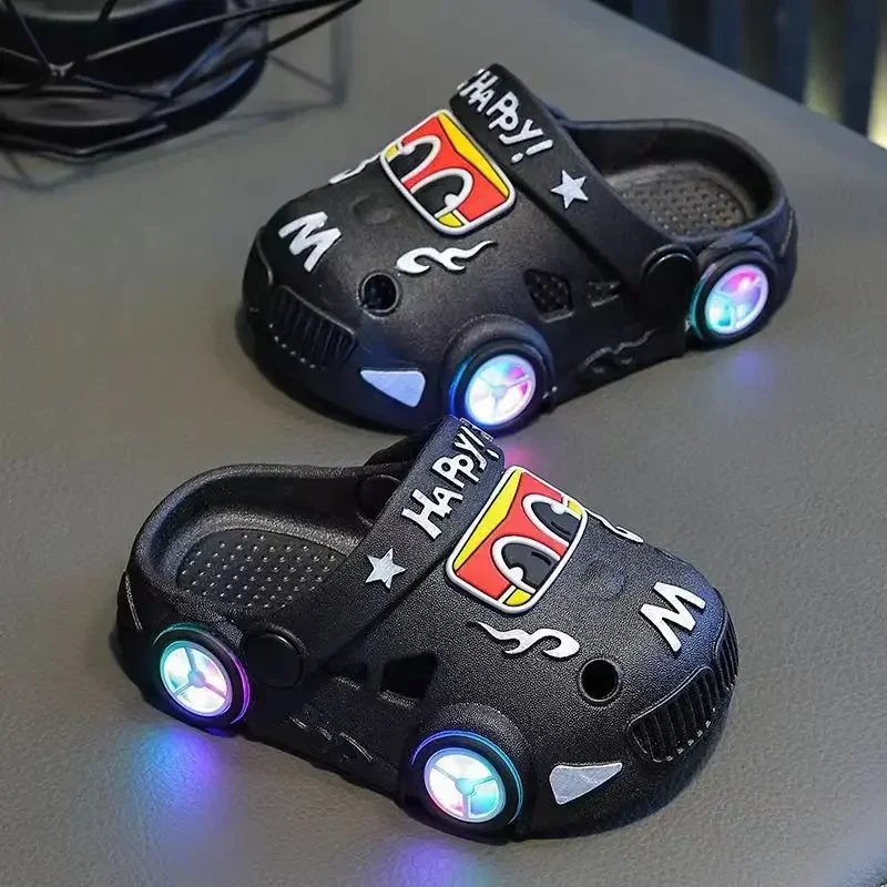 GlowRun™ – Stilvolle & lustige LED-Auto-Hausschuhe
