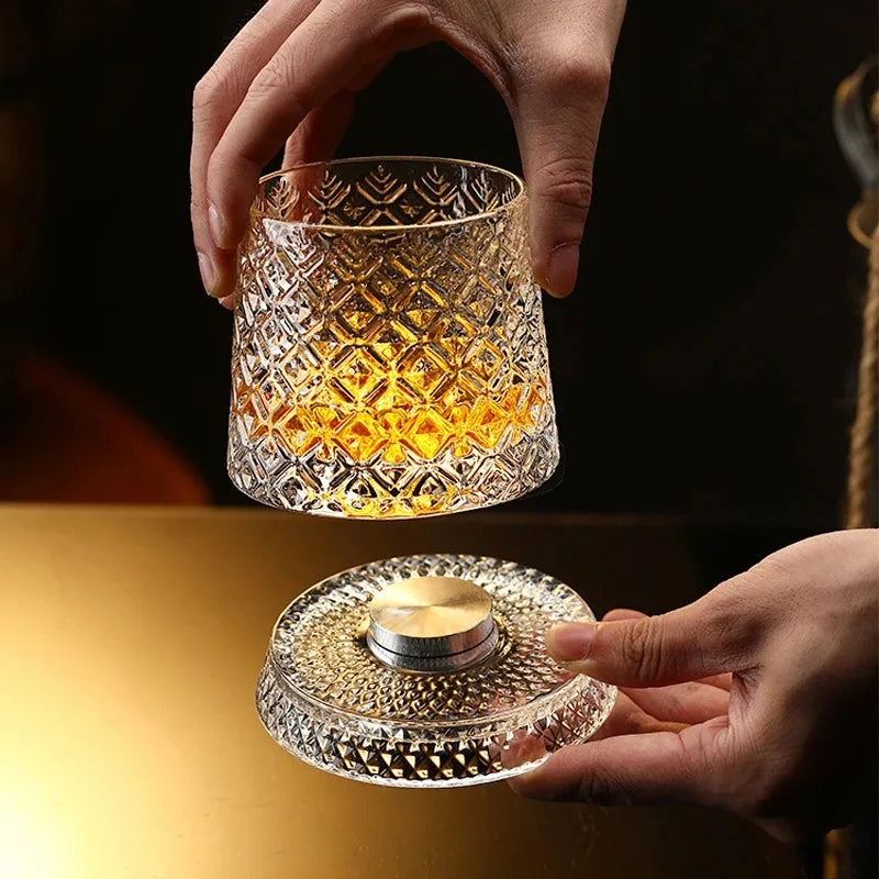 Drehbares Kristall-Whiskyglas mit Untersetzer